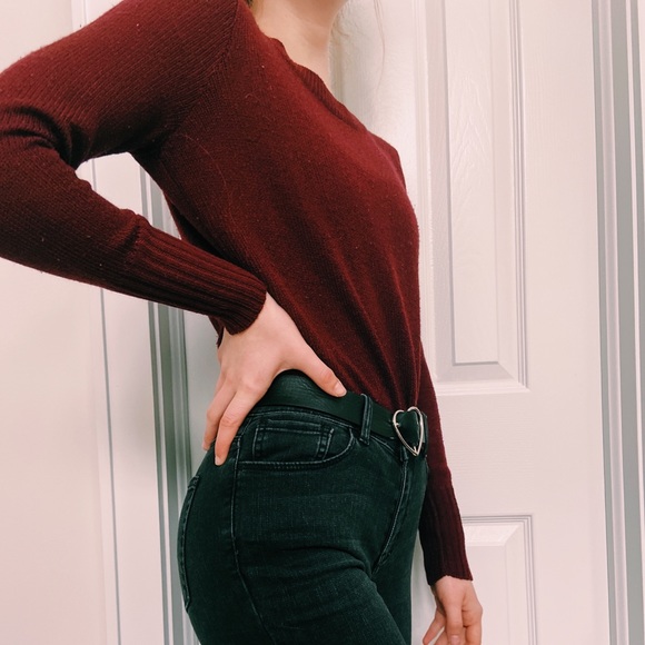 H&M BURGUNDY KNIT SWEATER - Picture 2 of 3